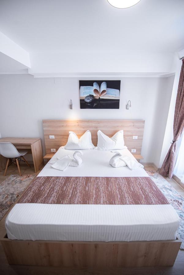 Polu-X Hotel วามาเวเก ภายนอก รูปภาพ